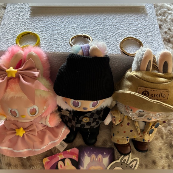 🖤🖤 Labubu all three of them with outfits.🖤🖤 - Picture 2 of 9